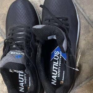 Nautilus Black Women's Safety Shoes